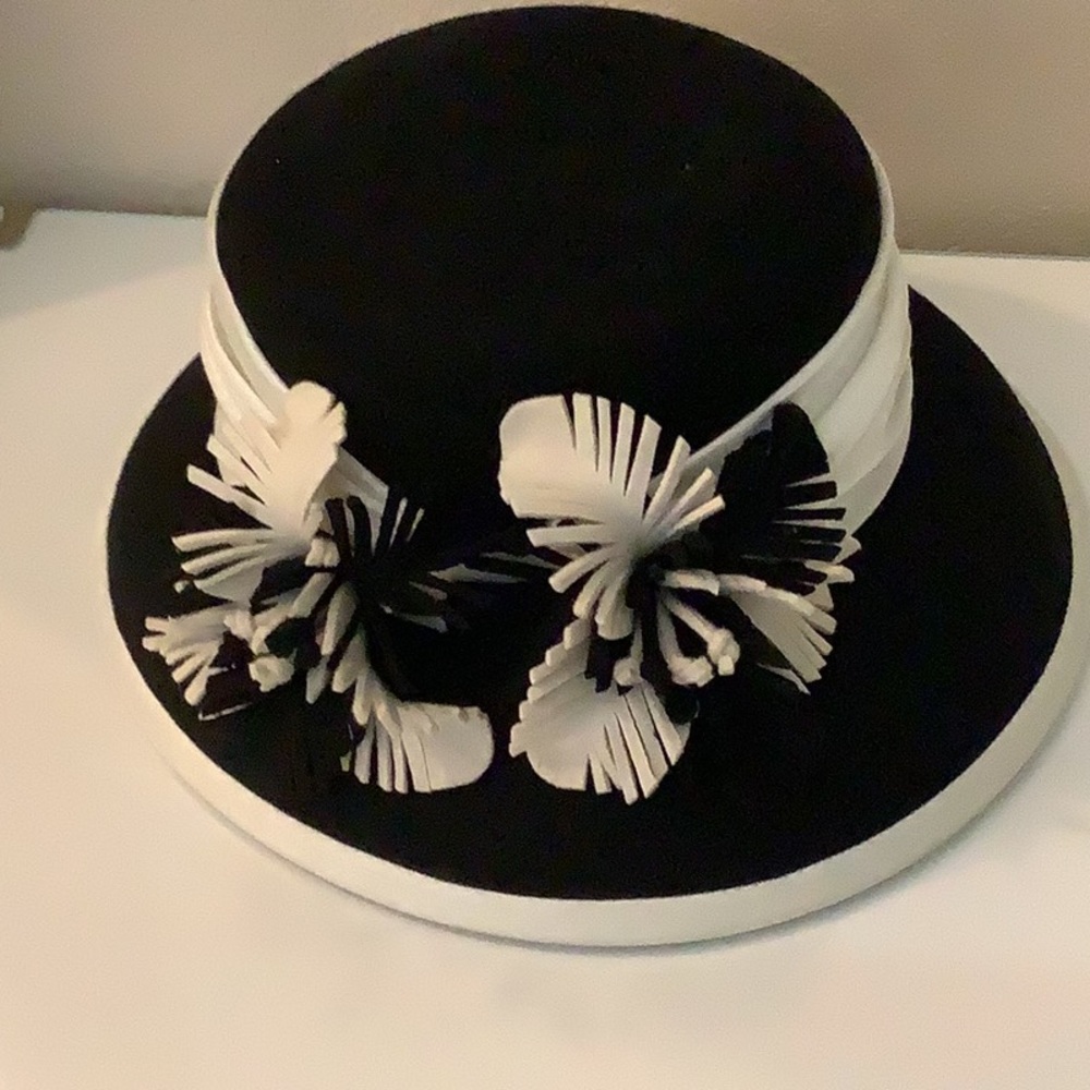 STUDIO KOKIN OF NEW YORK 1920’S BUCKET HAT